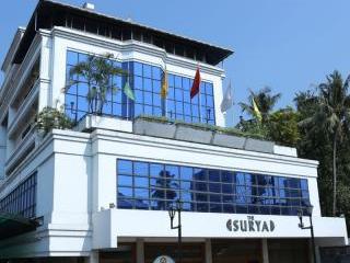 Hotel The Surya Kochi Exterior foto